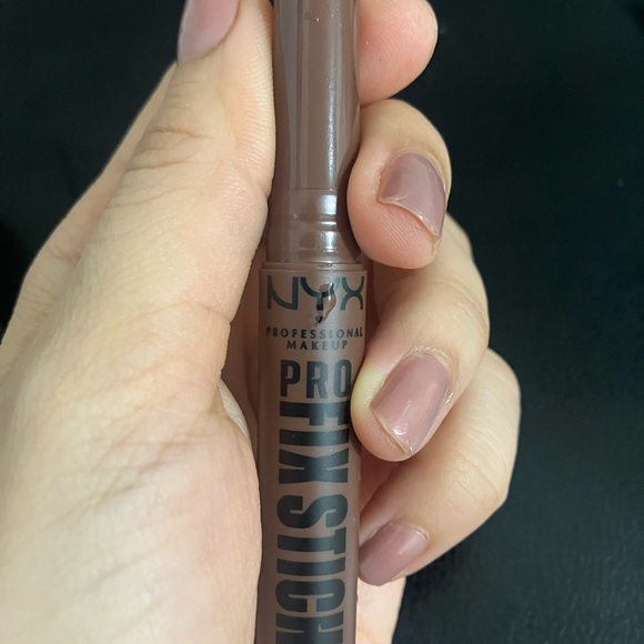 NYX Pro Fix Stick Color Correcting Concealers - Picture 8 of 11